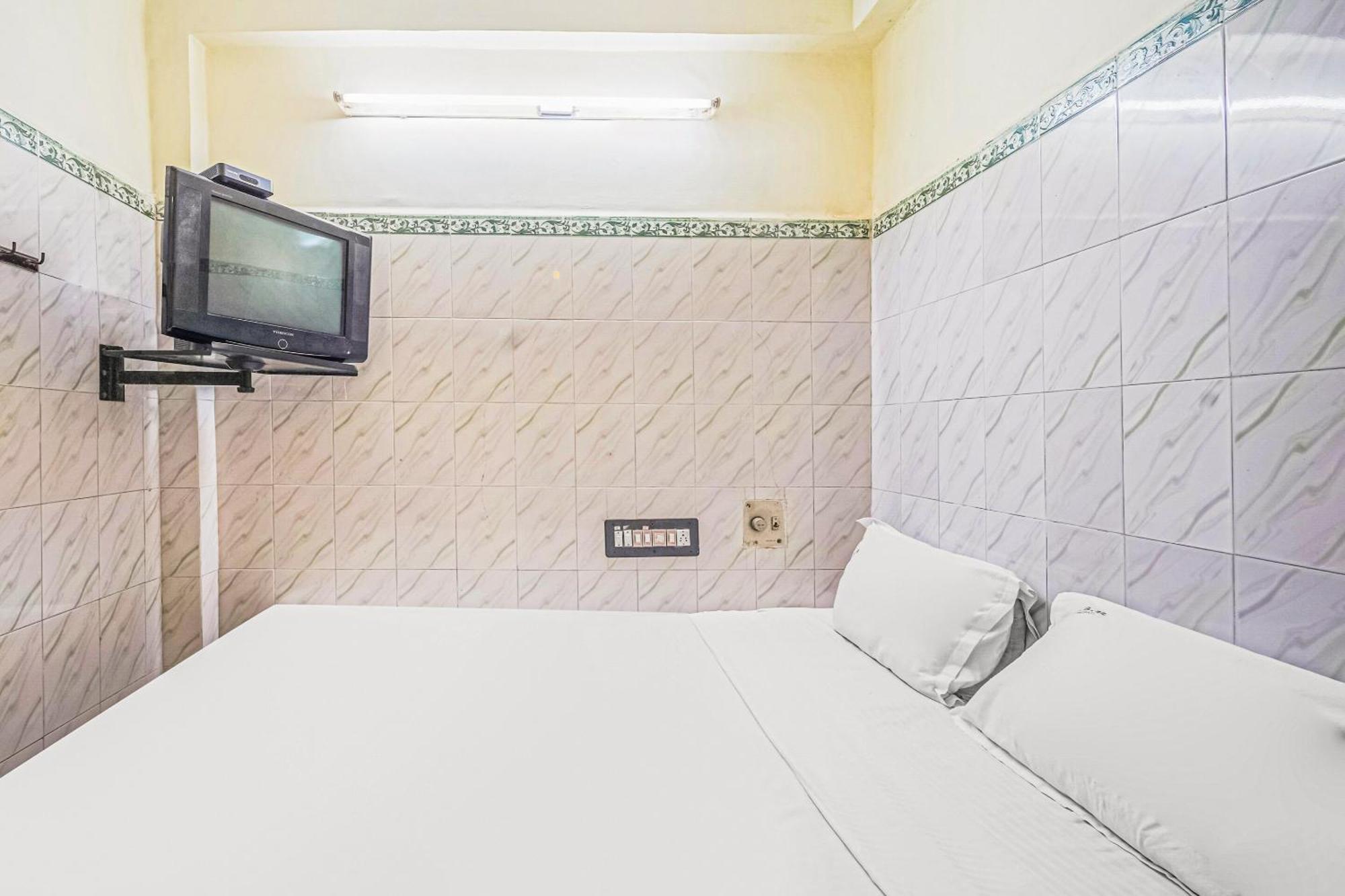 Отель Spot On Venkata Sai Residency Тирупати Экстерьер фото