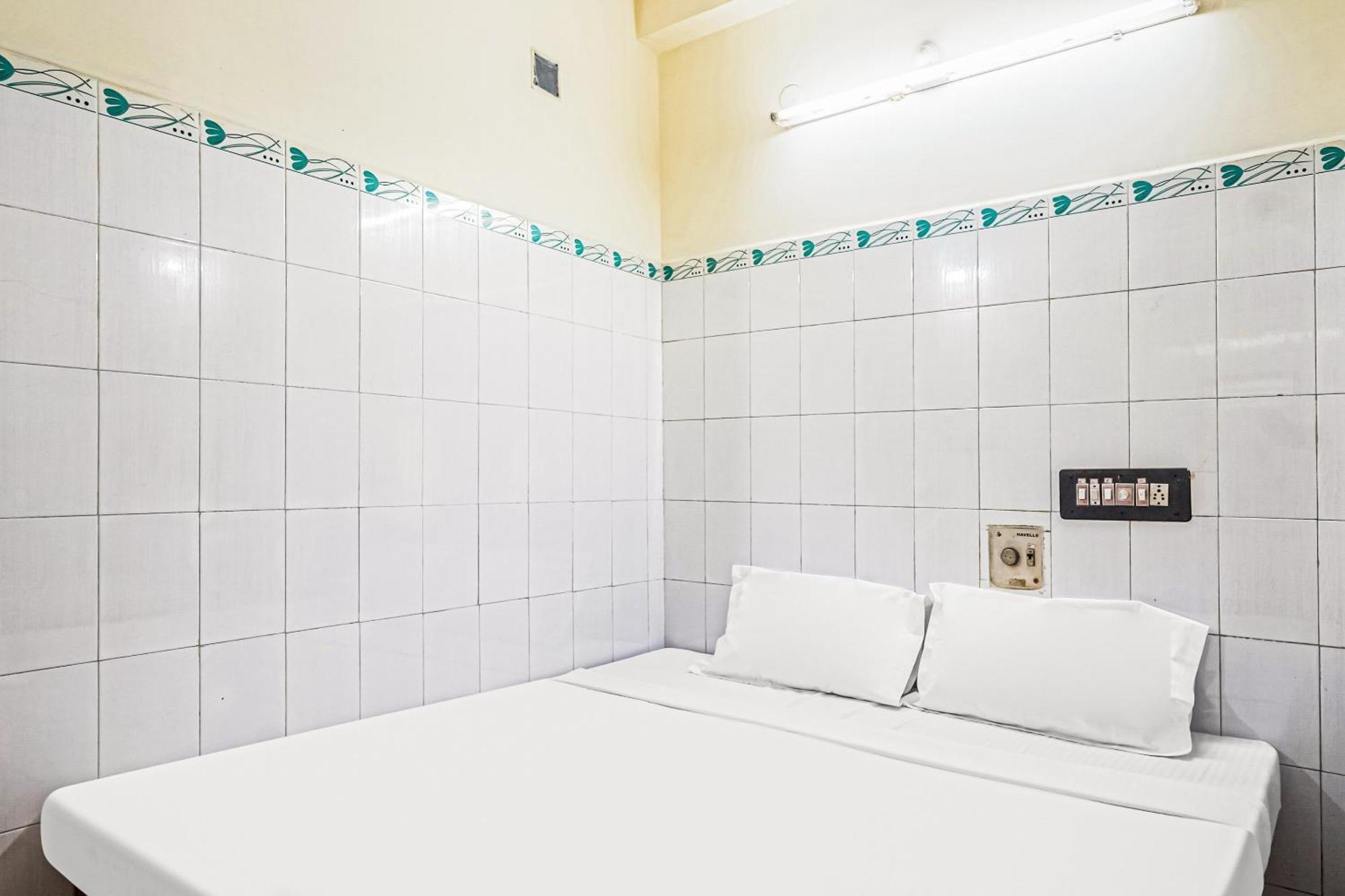 Отель Spot On Venkata Sai Residency Тирупати Экстерьер фото